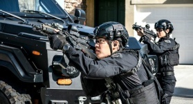 S. W. A. T.: Спецназ города ангелов 4 сезон 11 серия S. W. A. T.: Спецназ города ангелов 4 сезон 11 серия